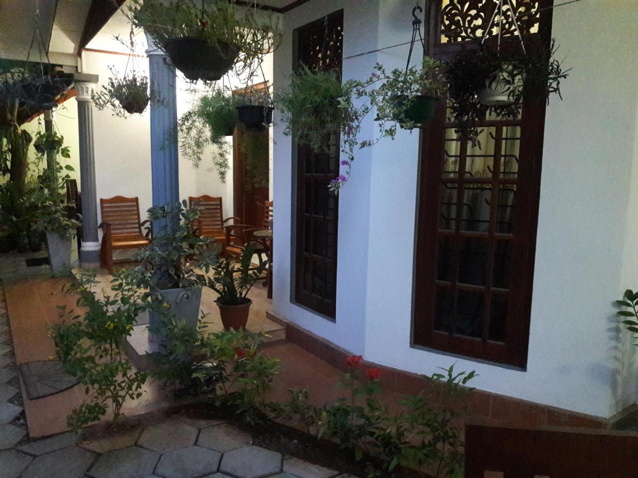 Aayu'S Guest Hotel Bentota Exterior foto